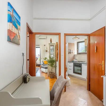Apartment Vita Lovran דירה לובראן