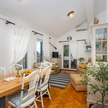 Apartment Vita Lovran * Lovran