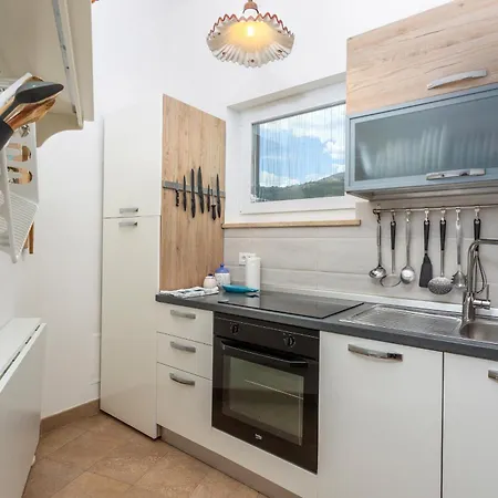 Apartment Vita Lovran לובראן